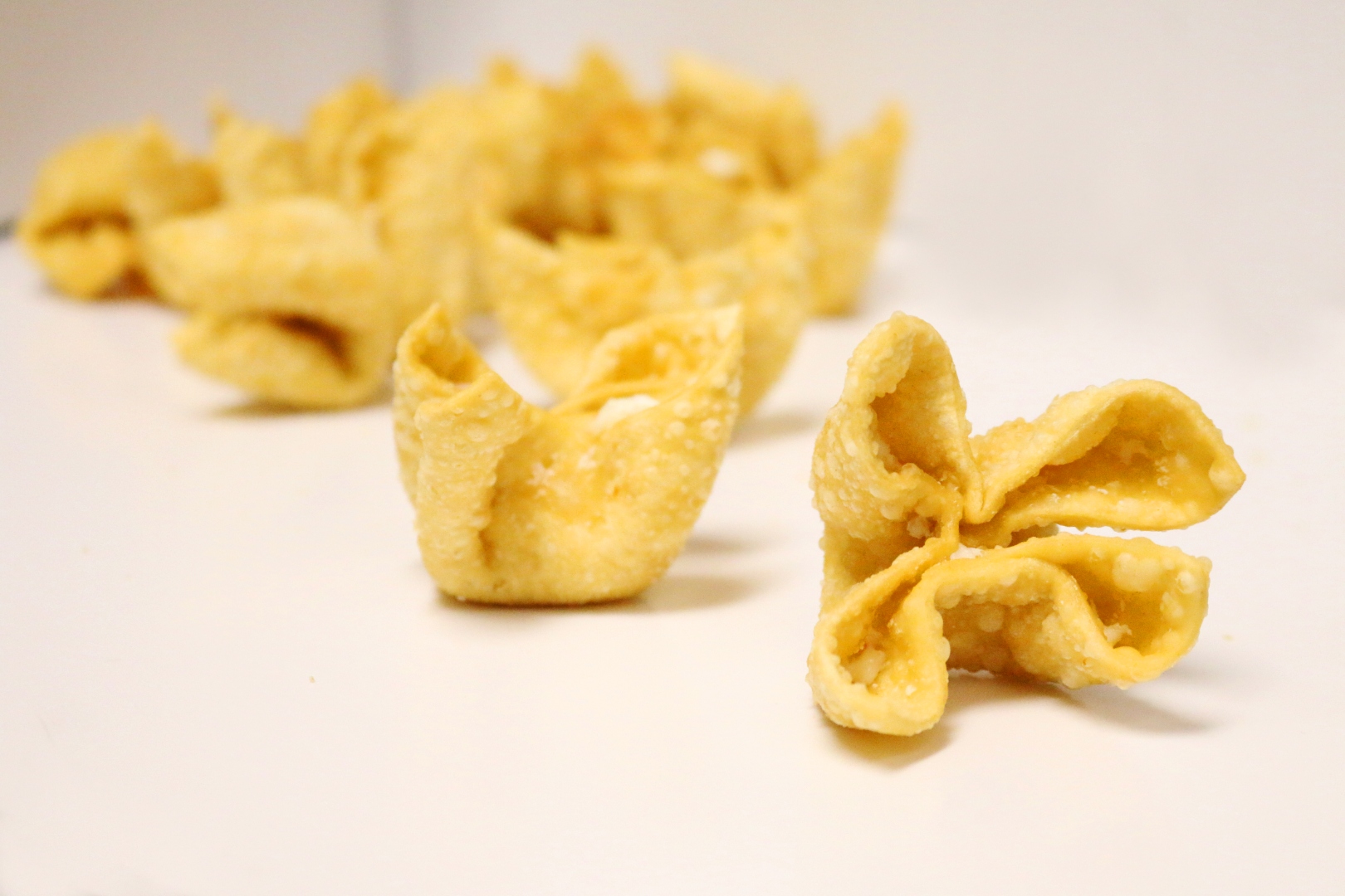 Crab cheese wontons